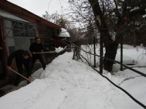 Сегодня пришли на помощь ветерану в расчистке двора от снега