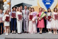 Лучшим выпускникам вуза вручили дипломы